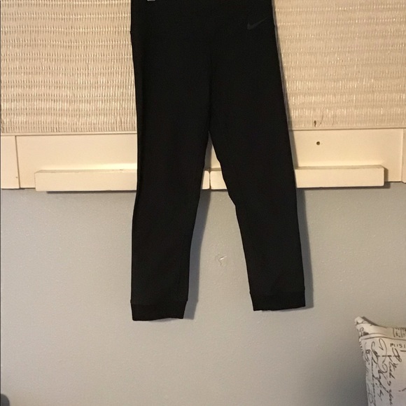 Nike Women’s Legend Leggings - Picture 3 of 6